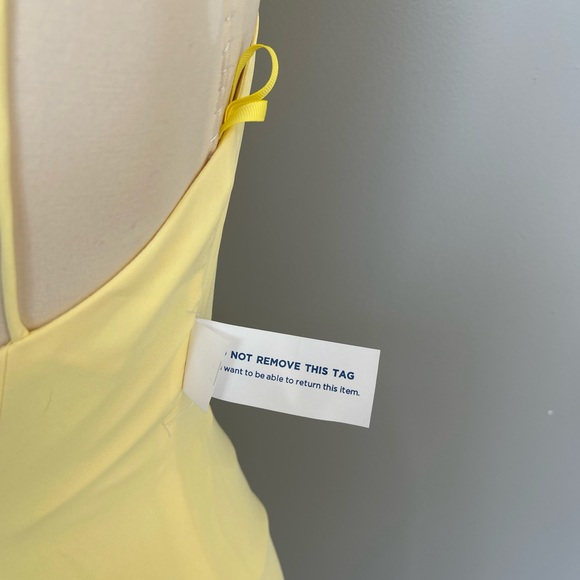 Fame and Partners Dress- yellow with slit size 2 - Picture 6 of 8